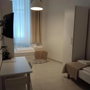 Ch-hotel Luka Budget Maison d'hôtes