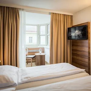 Hotel Enziana, Wenen