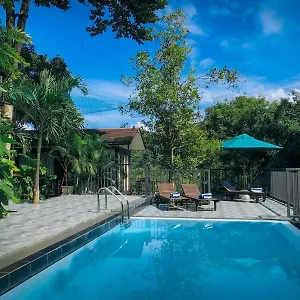 https://yo.kandyhotelsnow.com