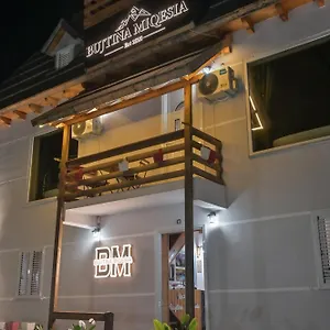Bujtina Miqesia , Theth Albanie